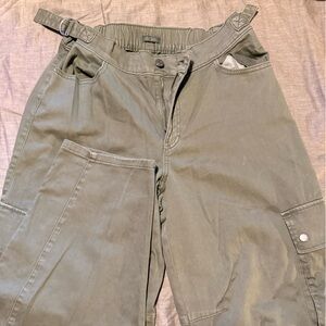 Wild Fable Women’s 's Olive Cargo Pants